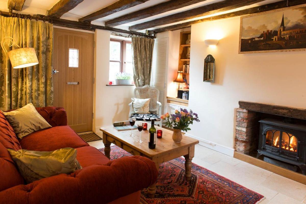 Hadleigh  Meddlars A Historic Cottage On The Countryside Edge Of A Vibrant Market Town מראה חיצוני תמונה